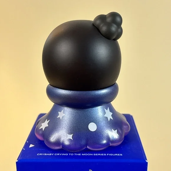 Crybaby Crying to the Moon • Half Moon • POPMART - Picture 4 of 10